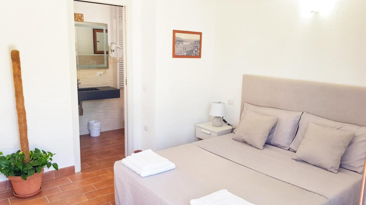 B&B Bell'alba Santa Teresa Gallura Exteriör bild